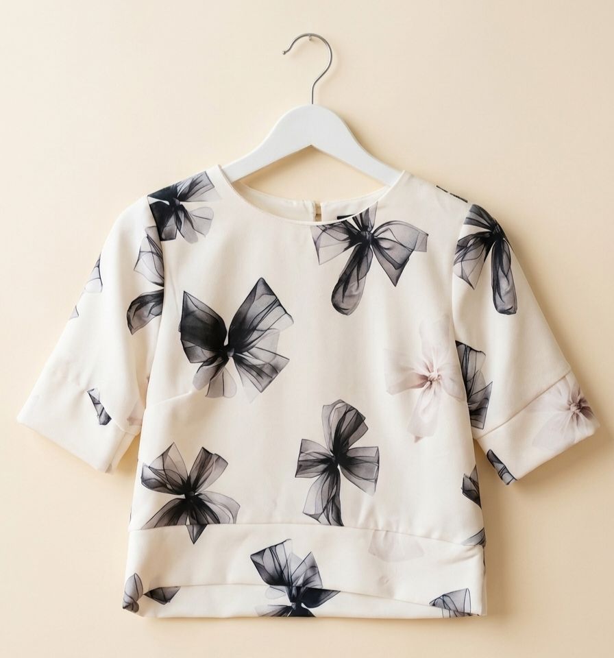 Black and White Flowers Top