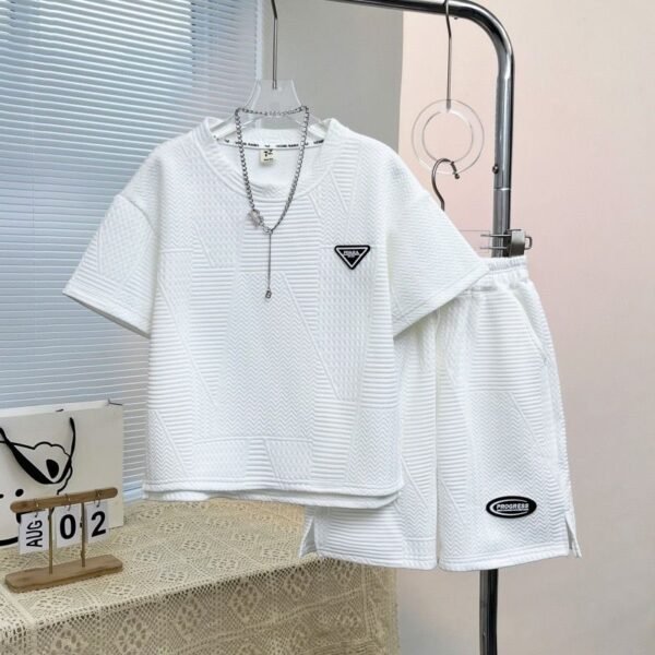 Boys’ Summer Outfit – Korean Style Top & Shorts (6–10Y)
