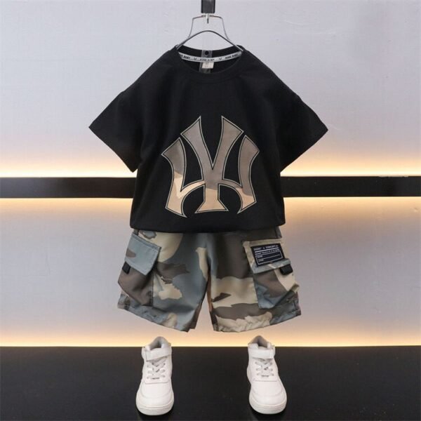 Boys’ Camo Outfit – Short-Sleeve Top & Shorts (6–9Y)
