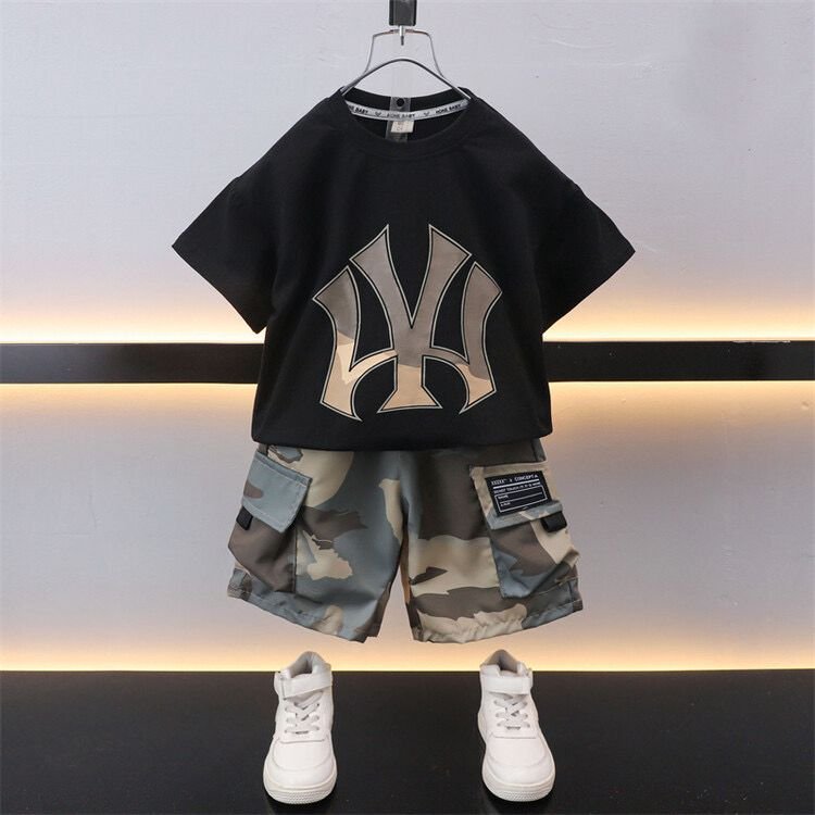 Boys’ Camo Outfit – Short-Sleeve Top & Shorts (6–9Y)
